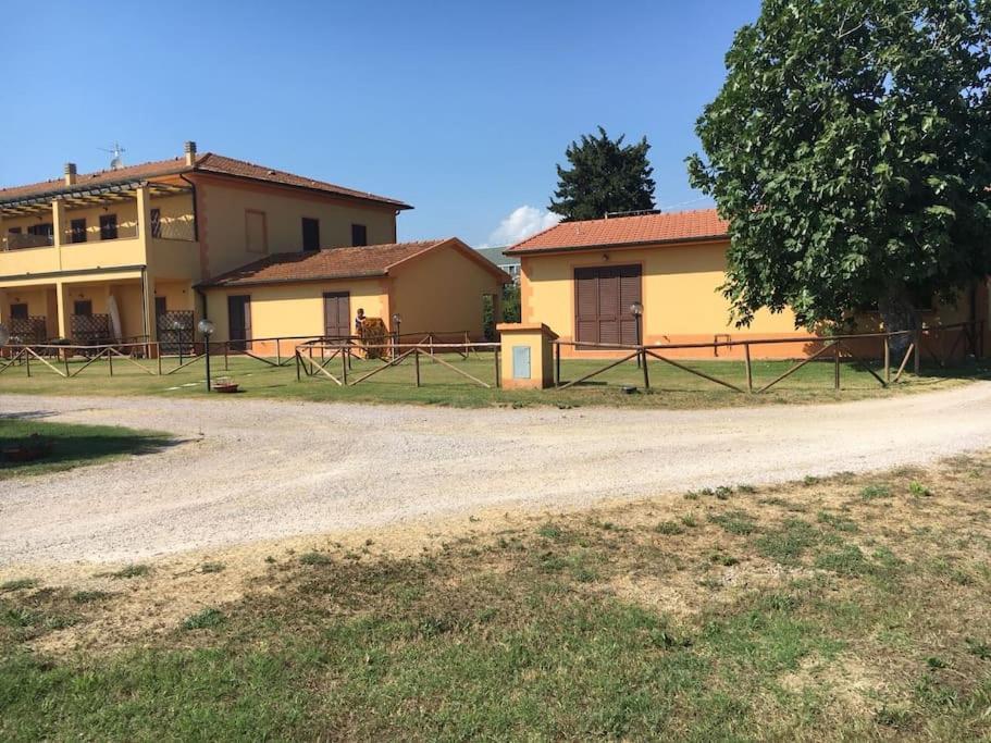 Deste - In Campagna 4 Posti Letto Con Giardino La Sdriscia Luaran gambar